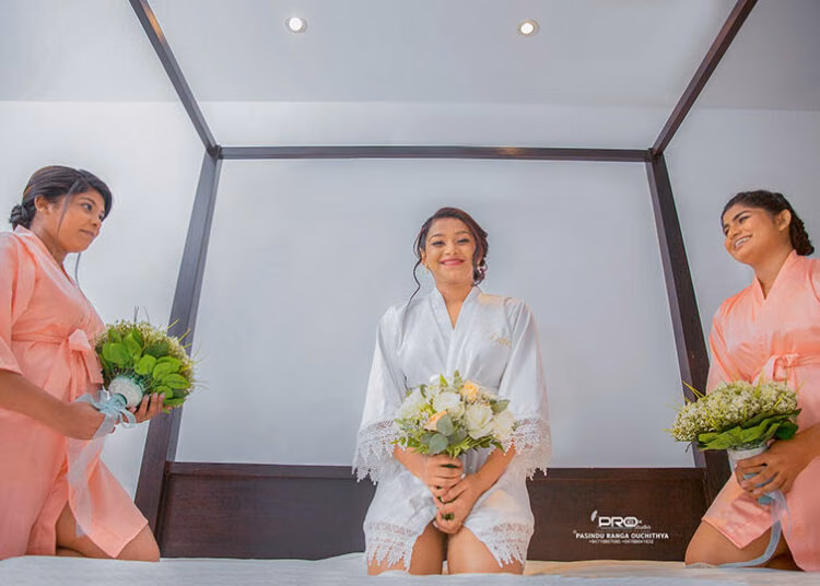 Bridal & wedding photoshoot Sri Lanka - Danushiโs Wedding โ Getting Ready (8) - YOU Magazine