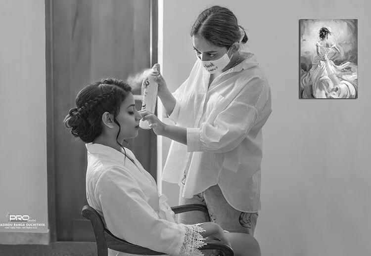 Bridal & wedding photoshoot Sri Lanka - Danushiโs Wedding โ Getting Ready (14) - YOU Magazine